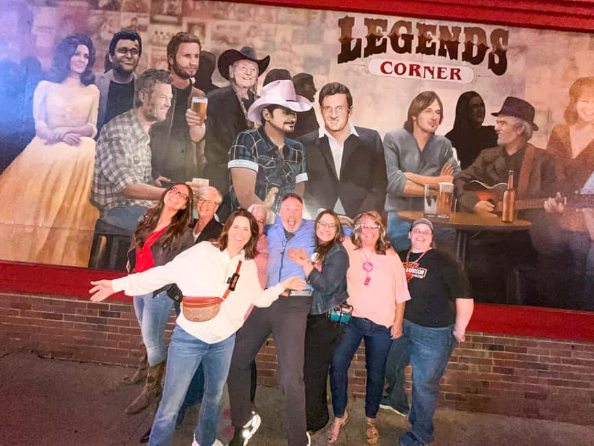 Nashville: Live Music Bar Crawl with Local Artists - A two-hour introduction to Nashville after dark