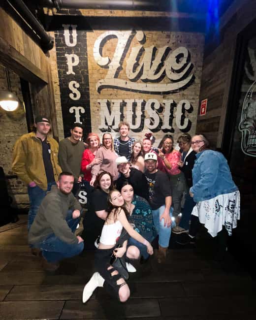 Nashville: Live Music Bar Crawl with Local Artists - Five minutes through the alley to the next stop