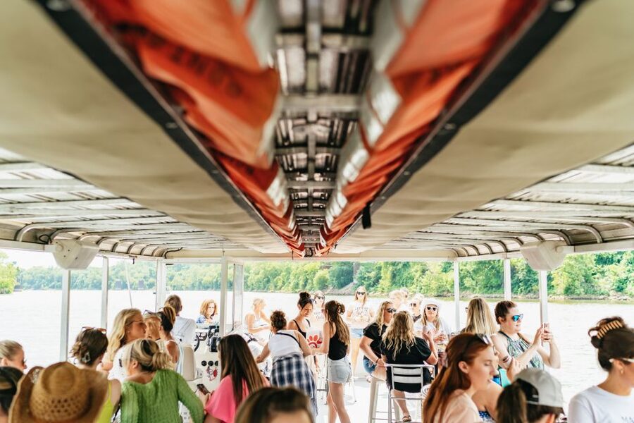 Nashville: Pontoon Party Cruise with a Captain - Two hours along the Cumberland River