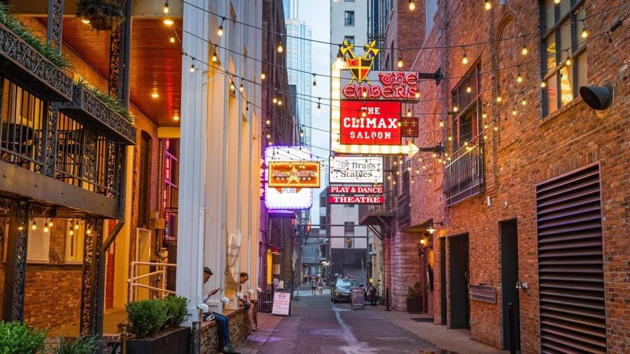 Nashville's Haunted Spirits Murder & True Crime Pub Crawl - A two-hour route that finishes in Printers Alley