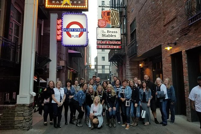 Nashville's Honky-Tonk Walking Sightseeing Pub Crawl - What the $31 price really covers