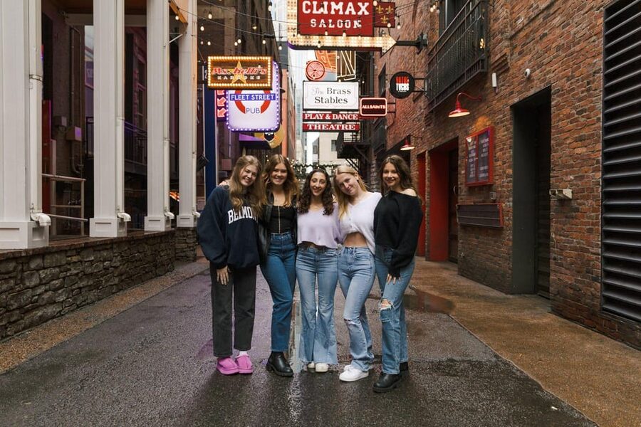 Nashville's Speakeasy Secrets: True Crime Tasting Pub Crawl - Stop one: bourbon, whiskey flights, and a relaxed start