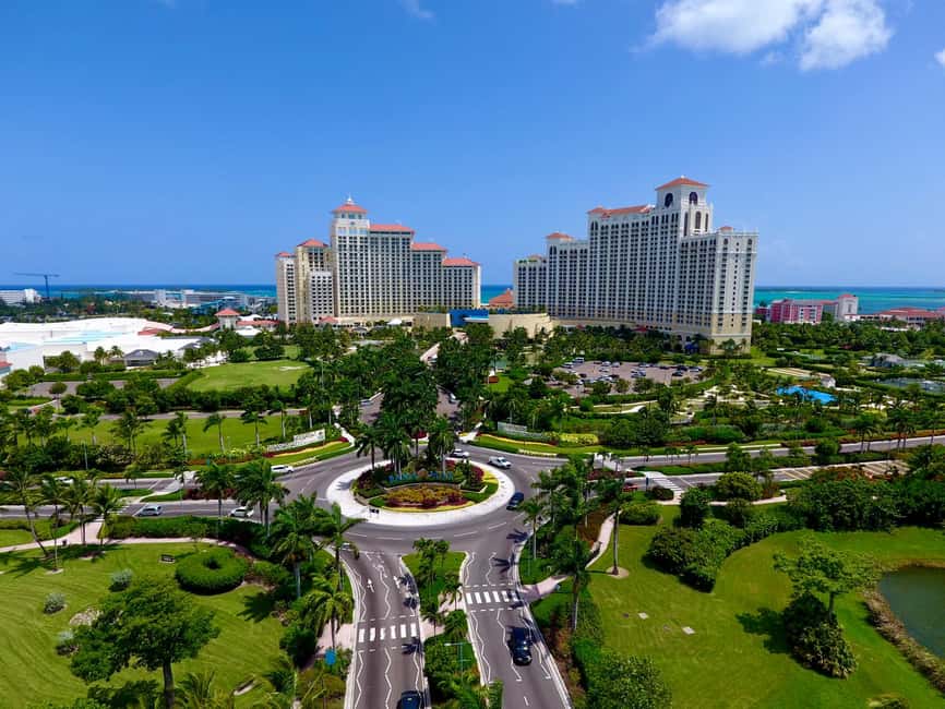Nassau: Historic City Tour with Drink and Food Tasting - The Queen’s Staircase rewards a closer look