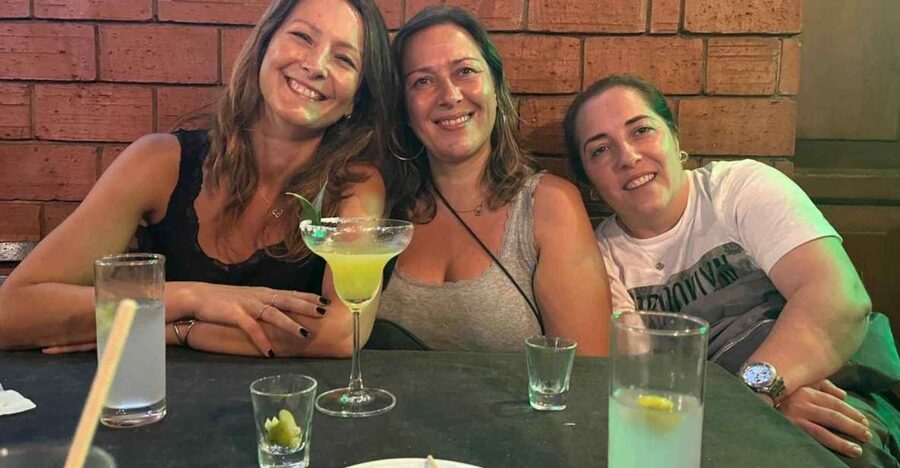 New Delhi: Private Guided Nightlife Experience with Drink - Pub entry, games, and meeting people
