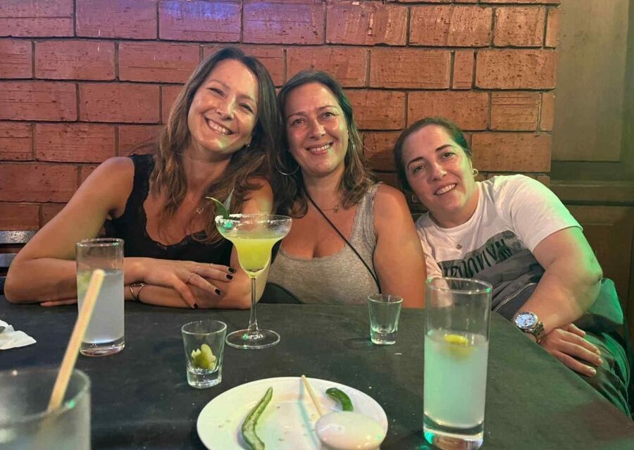 New Delhi: Private Guided Nightlife Experience with Drink - One included drink and an easy start