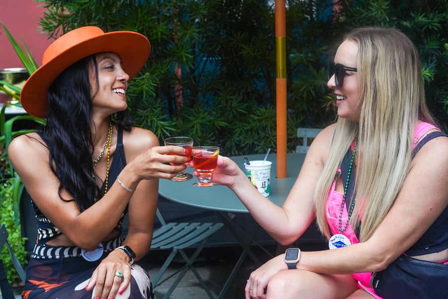 New Orleans: Afternoon Cocktail Walking Tour with Drinks - Guides are the main reason to book