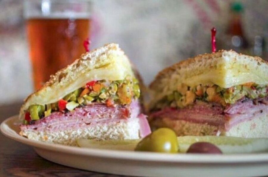 New Orleans: French Quarter Cocktail and Foodie Crawl Tour - A social night for couples, friends, and small groups