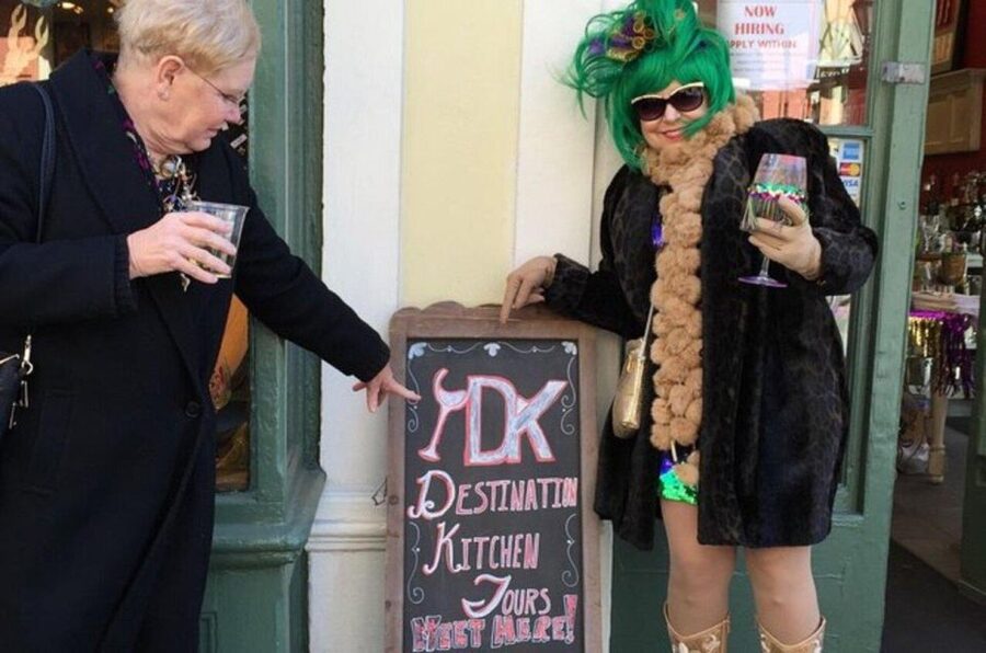 New Orleans: French Quarter Cocktail and Foodie Crawl Tour - Who should choose this French Quarter crawl?
