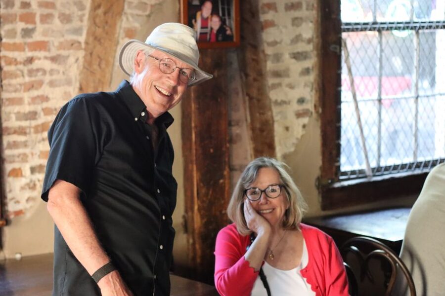 New Orleans: Ghost and Haunted Pub Crawl Tour with Free Shot - Lafitte’s pirate bar and a drink in the dark