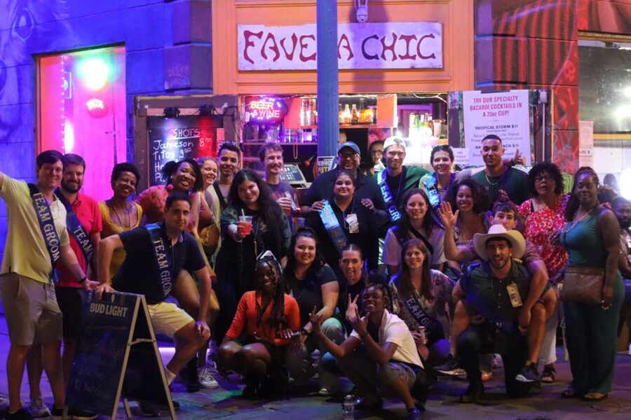New Orleans: Ghost and Haunted Pub Crawl Tour with Free Shot - Dragon’s Den, Madam John’s Legacy, and MRB Brothel