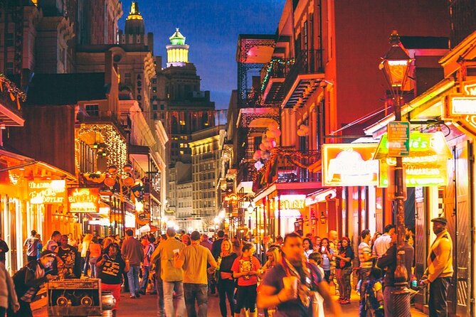 New Orleans: Haunted Pub Crawl - Pirates Alley adds atmosphere between the bars