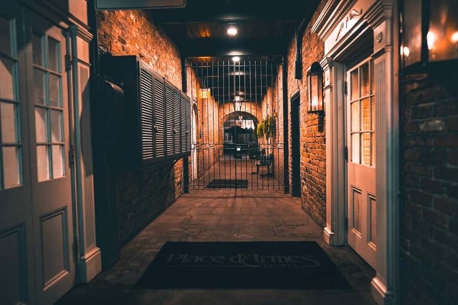 New Orleans: True Crime Pub Crawl - Walking, weather, and route changes