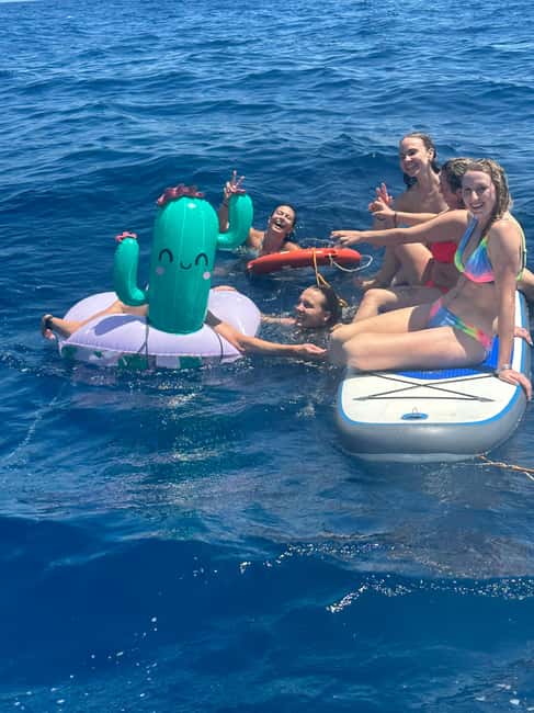 New Sailing / Boat Tour with Free Drinks and Tapas - Who should book this Barcelona boat trip?