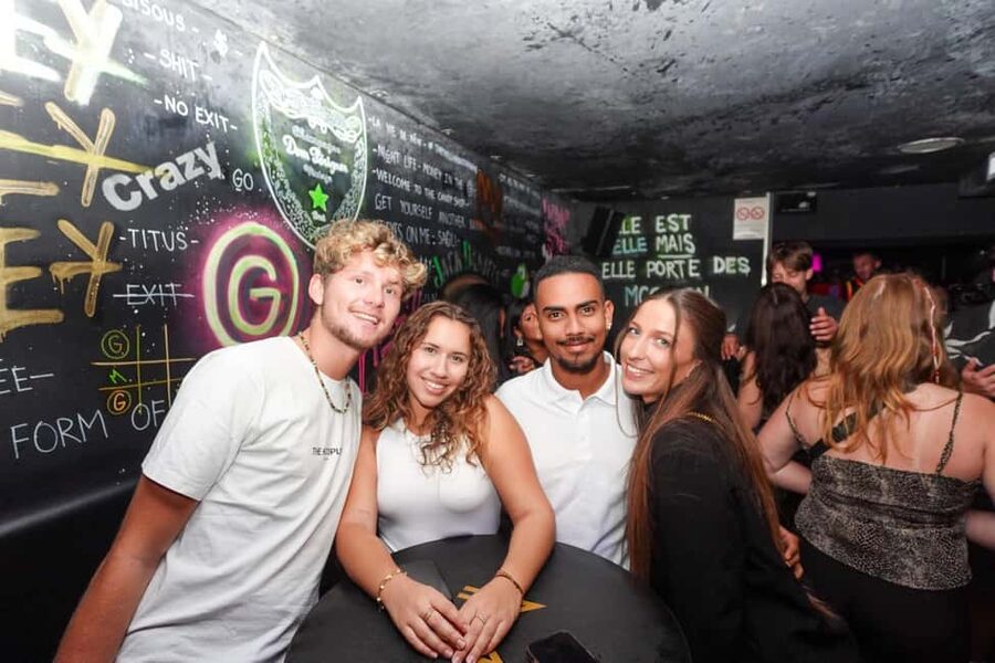 New Year’s Eve Party: Pub Crawl Nice with VIP Entry in Club - Key points at a glance