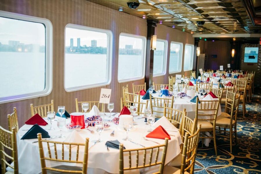 New York City: 4th of July Family Fireworks Party Cruise - Dinner from 7 PM to 9 PM