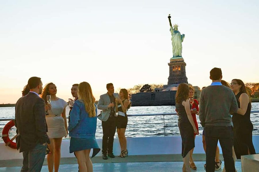 New York City: City Cruises Alive After Five Cocktail Cruise - Who Will Enjoy This Most