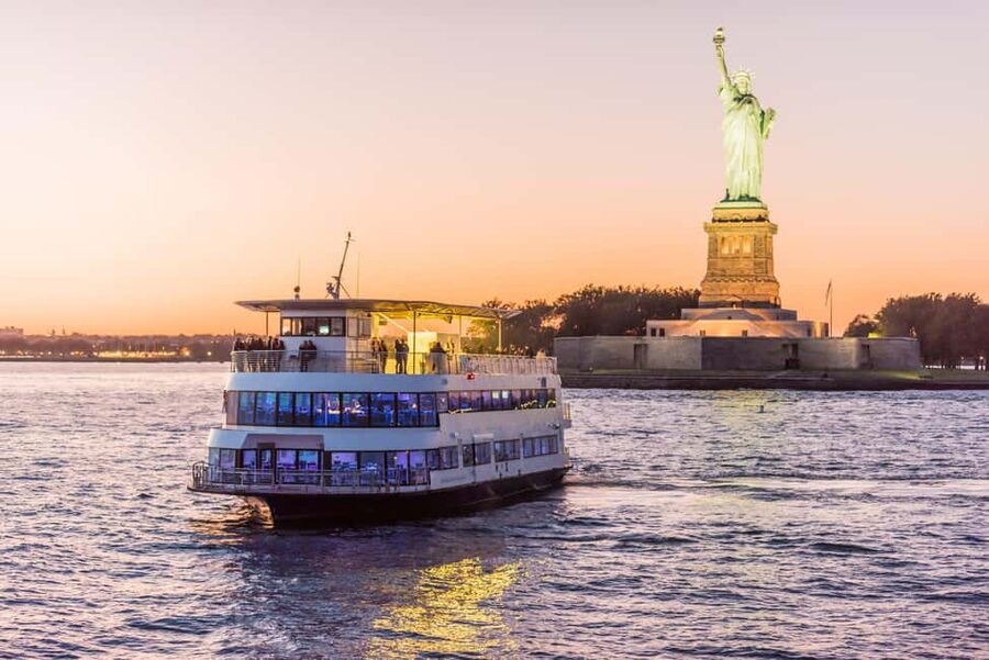 New York City: City Cruises Alive After Five Cocktail Cruise - The First Views: Bridges and Lower Manhattan