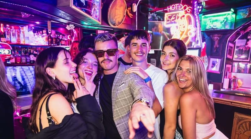 Nice: Bar/Pub Crawl with Free Shots and VIP Entry - Why this Nice night out works so well for solo visitors