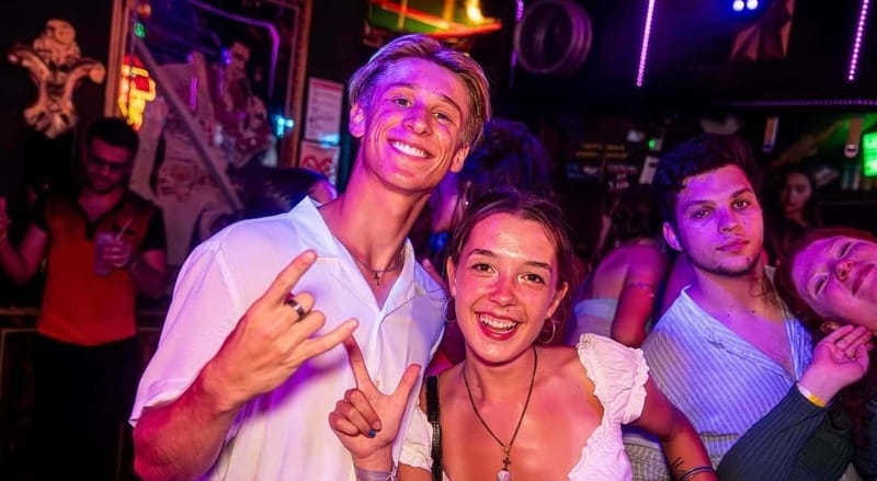 Nice: Bar/Pub Crawl with Free Shots and VIP Entry - Who should book this crawl
