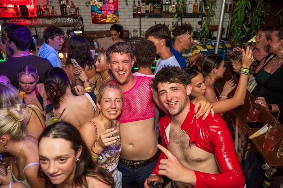 Nice : Yellow Pub Crawl - Social Bars, Games & Meet People - Finishing with VIP entry to a Nice nightclub
