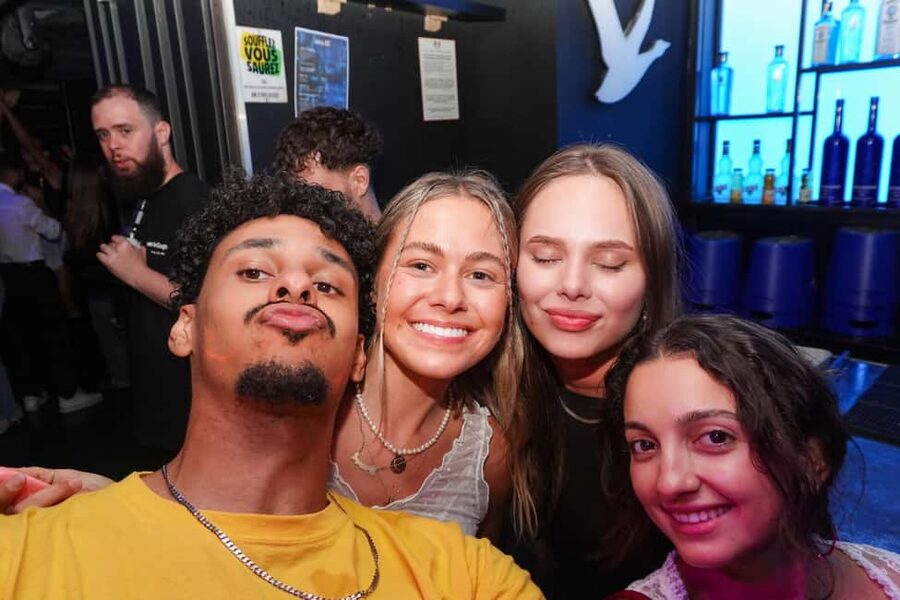 Nice : Yellow Pub Crawl - Social Bars, Games & Meet People - Practical tips for getting the most from the night