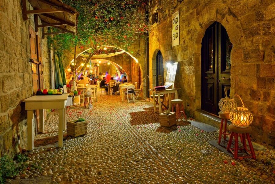 Night Rhodes: old town Gastro e-bike tour with drink & meze - Mandraki Windmills and the Colossus site