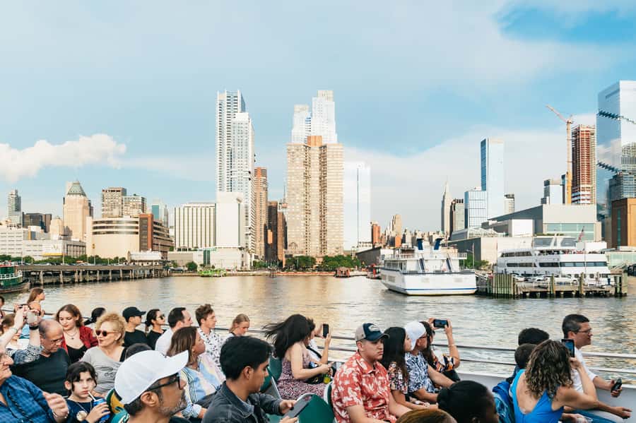 NYC: 4th of July Fireworks Party Cruise with Buffet & Drinks - Why the Hudson River is the right place for July 4