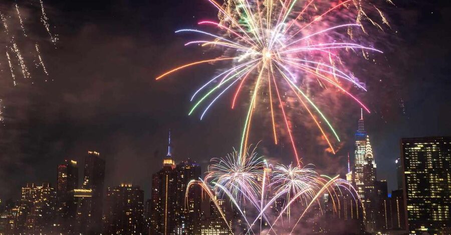 NYC: July 4th Fireworks Party Cruise with BBQ Buffet & Bar - BBQ buffet from 7 to 9 PM