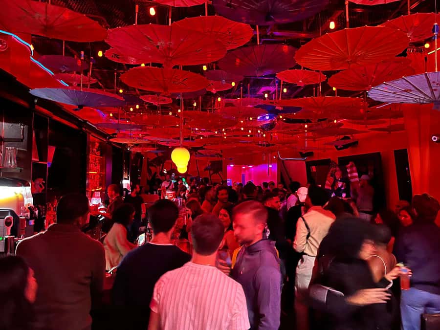 NYC Pub Crawl and Rooftop Clubbing Experience - Why the $28 price can be good value