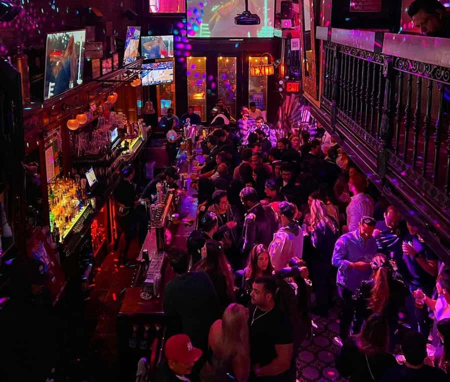 NYC Pub Crawl Experience - Four Stops Through Greenwich Village