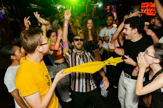 NYE Pub Crawl + VIP Club Entry - The first bar and the included drinking period