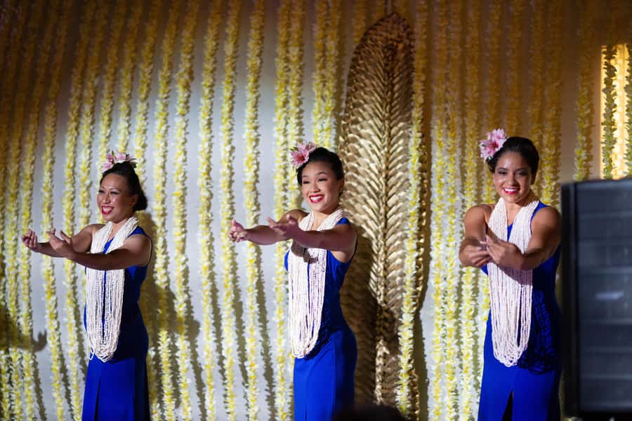 Oʻahu: Nā Lei Aloha Lūʻau & Dinner or Cocktail Show Option - Key points at a glance