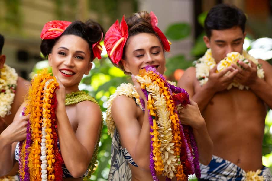Oʻahu: Nā Lei Aloha Lūʻau & Dinner or Cocktail Show Option - A rooftop introduction to lei and aloha