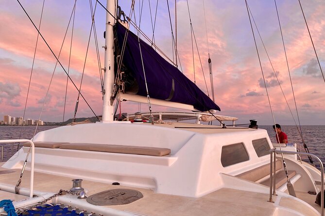 Oahu's Waikiki Coast: Moana’s Sunset Cocktail Sail - A Waikiki sunset best seen from the water
