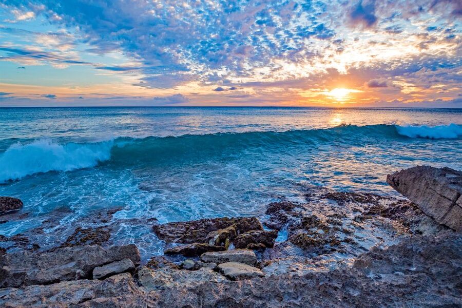 Oahu: West Oahu Sunset Cruise with Cocktails and Appetizers - Timing, weather, and what to bring