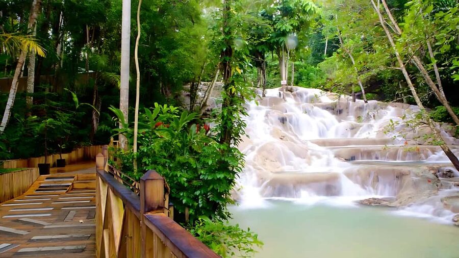 Ocho Rios Catamaran: Dunn's River, Snorkeling & Open Bar - Why this four-hour Jamaica combination works