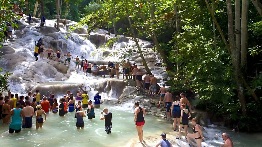 Ocho Rios Catamaran: Dunn's River, Snorkeling & Open Bar - Starting at Mahogany Beach in Ocho Rios