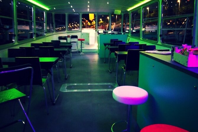 One hour Hen or Stag private party boat Budapest with unlimited beer and wine - Who will enjoy this boat most?