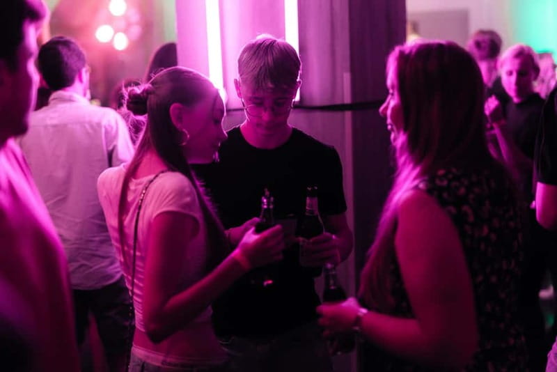 Original Hamburg Pub Crawl Sex & Crime St. Pauli Tour - Practical advice for making the night work