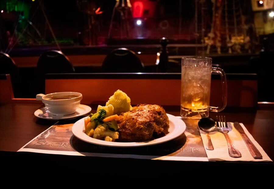 Orlando: Pirates Adventure Dinner Show with Drinks - The Buccaneer Bash after the show