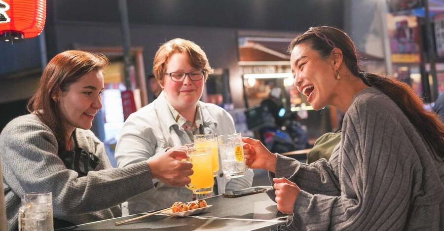 Osaka: Bar-Hopping Night Tour in Namba - First izakaya: kushikatsu and a proper start to dinner