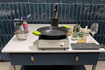 Paella Cooking Class in Madrid with Bottomless Wine Pairing