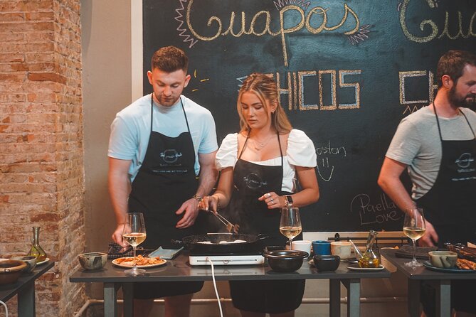 Paella Experience and Bottomless Wine in Barcelona - Key details before you book
