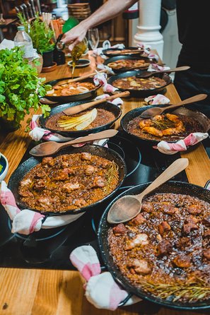 Paella Experience and Bottomless Wine in Barcelona - The flavor question for serious food lovers