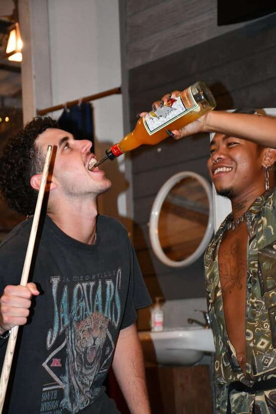 Pai Pub Crawl: The Best Nightlife in Town! - What the guides add to the experience