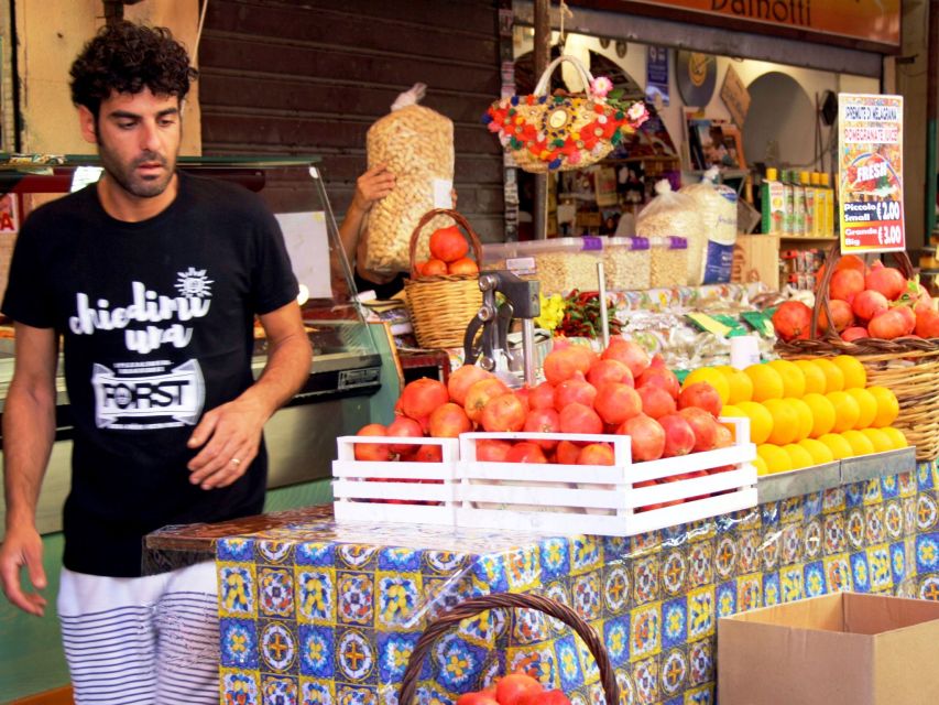 Palermo: City Walking Tour & Street Food Tasting with Drink - How the guide affects the experience
