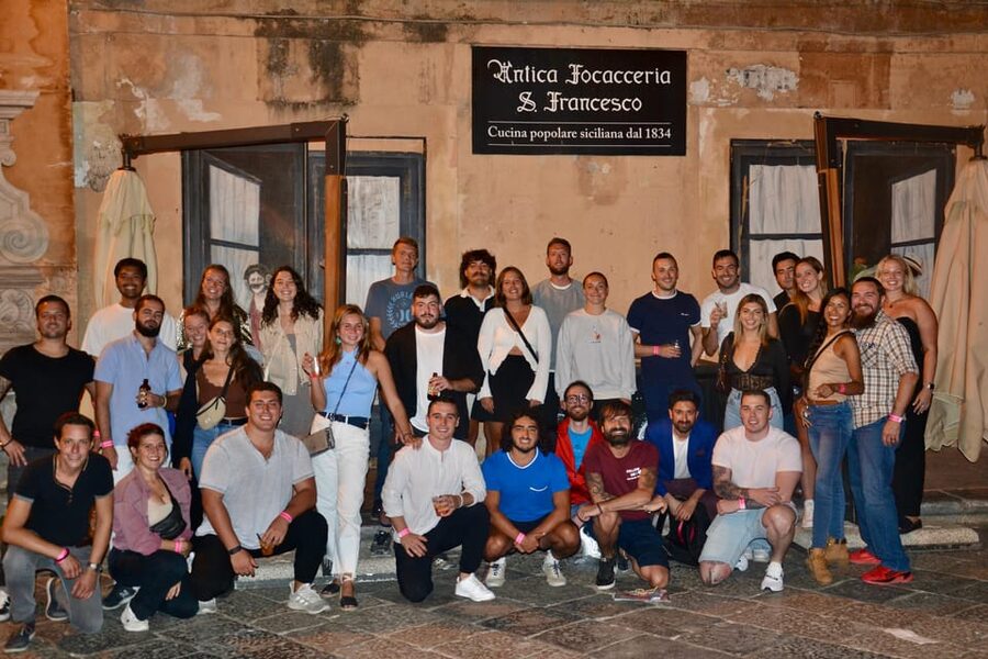Palermo: Guided Bar Crawl with Shots and Discounts on Drinks - Stop four: music, dancing, and a change of pace