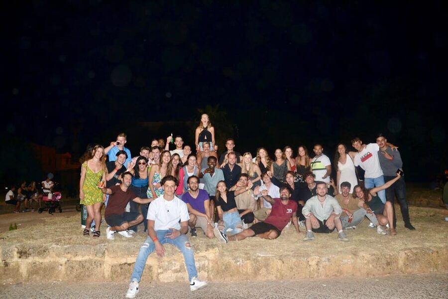 Palermo: Guided Bar Crawl with Shots and Discounts on Drinks - What the $20 price really covers