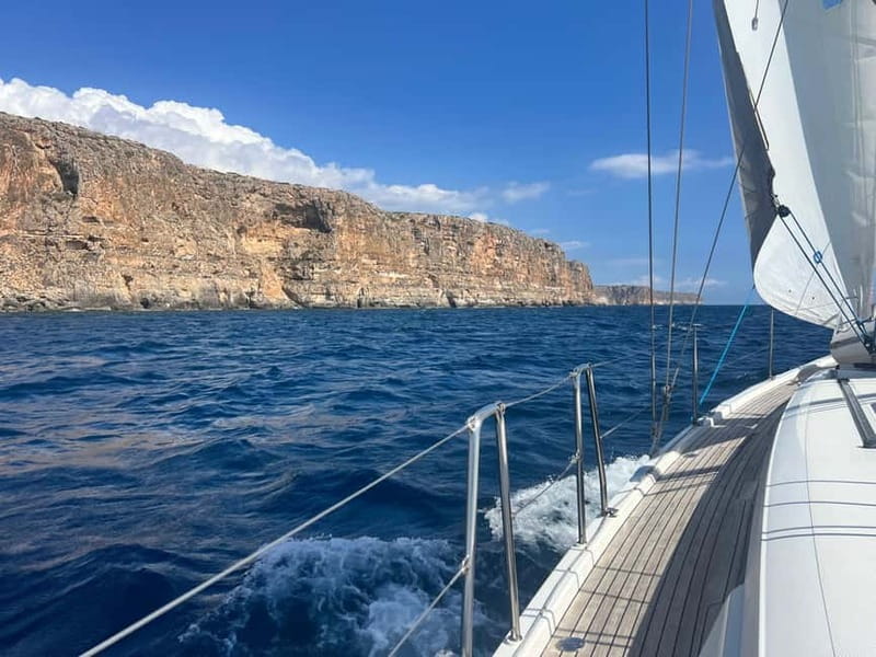 Palma de Mallorca: Sailing Tour with Drinks and Tapas - Should you book Isla Sailing in Palma?