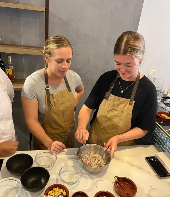 Palma: Mediterranean Cooking Class with Drinks - A three-hour meal built by the whole group